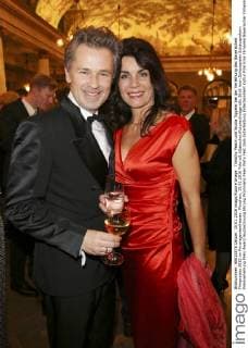 Timothy Peach und Nicola Tiggeler bei der Verleihung des Bayerischen Filmpreises 2015 im Prinzregententheater. München, 15.01.2016 Foto:xS.xGabschx xFuturexImage