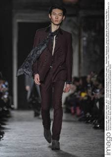 Mailänder Modewoche: Costume National Modenschau Milan Men s Fashion Week Fall Winter 2016 2017. . COSTUME NATIONAL Fashion Show. Pictured: model  RiccardoxGiordano