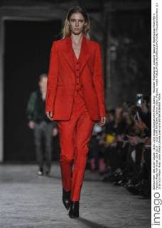Mailänder Modewoche: Costume National Modenschau Milan Men s Fashion Week Fall Winter 2016 2017. . COSTUME NATIONAL Fashion Show. Pictured: model  RiccardoxGiordano