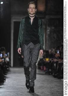 Mailänder Modewoche: Costume National Modenschau Milan Men s Fashion Week Fall Winter 2016 2017. . COSTUME NATIONAL Fashion Show. Pictured: model  RiccardoxGiordano