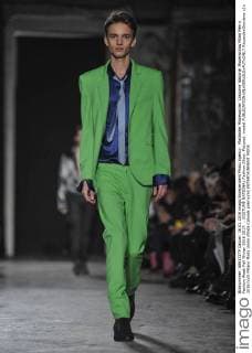 Mailänder Modewoche: Costume National Modenschau Milan Men s Fashion Week Fall Winter 2016 2017. . COSTUME NATIONAL Fashion Show. Pictured: model  RiccardoxGiordano