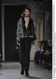 Mailänder Modewoche: Costume National Modenschau Milan Men s Fashion Week Fall Winter 2016 2017. . COSTUME NATIONAL Fashion Show. Pictured: model  RiccardoxGiordano