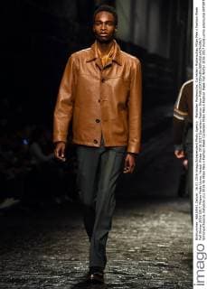 Mailänder Modewoche: Corneliani Modenschau Milan Men s Fashion Week Fall Winter 2016 2017. Milano Moda Uomo, Herbst Winter 2016 2017.Corneliani Fashion Show  SimonaxChioccia_Fotosicki