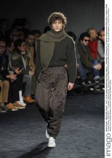 Mailänder Modewoche: Jil Sander Modenschau Milan Men s Fashion Week Herbst Winter 2016 2017 . Jil Sander FashionShow. Pictured:Model  RiccardoxGiordano