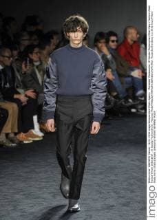 Mailänder Modewoche: Jil Sander Modenschau Milan Men s Fashion Week Herbst Winter 2016 2017 . Jil Sander FashionShow. Pictured:Model  RiccardoxGiordano