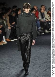 Mailänder Modewoche: Jil Sander Modenschau Milan Men s Fashion Week Herbst Winter 2016 2017 . Jil Sander FashionShow. Pictured:Model  RiccardoxGiordano