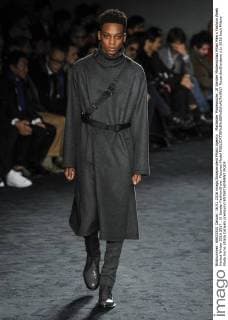 Mailänder Modewoche: Jil Sander Modenschau Milan Men s Fashion Week Herbst Winter 2016 2017 . Jil Sander FashionShow. Pictured:Model  RiccardoxGiordano