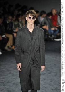 Mailänder Modewoche: Jil Sander Modenschau Milan Men s Fashion Week Herbst Winter 2016 2017 . Jil Sander FashionShow. Pictured:Model  RiccardoxGiordano