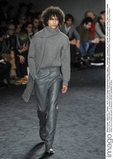 Mailänder Modewoche: Jil Sander Modenschau Milan Men s Fashion Week Herbst Winter 2016 2017 . Jil Sander FashionShow. Pictured:Model  RiccardoxGiordano