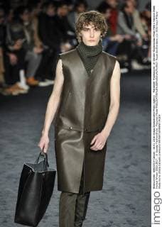 Mailänder Modewoche: Jil Sander Modenschau Milan Men s Fashion Week Herbst Winter 2016 2017 . Jil Sander FashionShow. Pictured:Model  RiccardoxGiordano