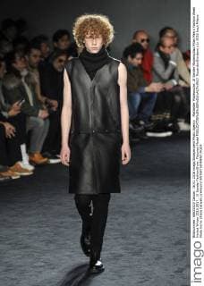 Mailänder Modewoche: Jil Sander Modenschau Milan Men s Fashion Week Herbst Winter 2016 2017 . Jil Sander FashionShow. Pictured:Model  RiccardoxGiordano