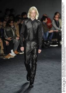 Mailänder Modewoche: Jil Sander Modenschau Milan Men s Fashion Week Herbst Winter 2016 2017 . Jil Sander FashionShow. Pictured:Model  RiccardoxGiordano