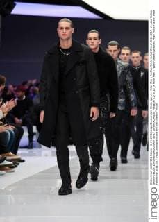 Milan Men s Fashion Week Herbst Winter 2016 2017. Versace Fashion Show  SimonaxChioccia_Fotosicki