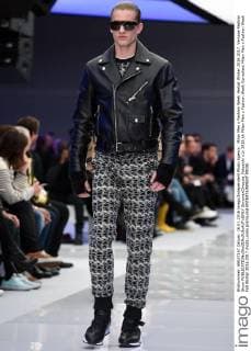 Milan Men s Fashion Week Herbst Winter 2016 2017. Versace Fashion Show  SimonaxChioccia_Fotosicki