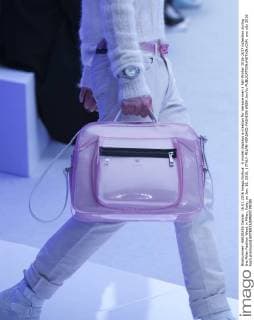 A model displays a creation for Versace men s Fall-Winter 2016-2017 collection during the Milan Fashion Week in Milan, Italy, on Jan. 16, 2016. ) ITALY-MILAN-VERSACE-FASHION WEEK JinxYu 