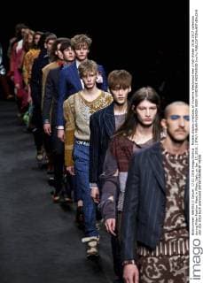 Models display creations of Vivienne Westwood men s Fall-Winter 2016-2017 collection during Milan Fashion Week in Milan, Italy, on Jan. 17, 2016. ) ITALY-MILAN-FASHION WEEK-VIVIENNE WESTWOOD JinxYu 