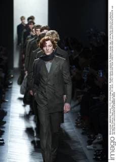 Models display creations for Bottega Veneta men s Fall-Winter 2016-2017 collection during Milan Fashion Week in Milan, Italy, on Jan. 17, 2016. ) ITALY-MILAN-BOTTEGA VENETA-FASHION WEEK jinxyu 