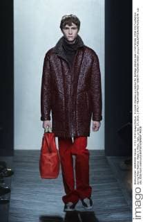A model displays a creation for Bottega Veneta men s Fall-Winter 2016-2017 collection during Milan Fashion Week in Milan, Italy, on Jan. 17, 2016. ) ITALY-MILAN-BOTTEGA VENETA-FASHION WEEK jinxyu 
