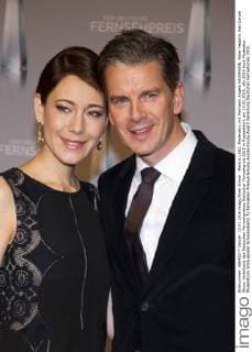 Markus LANZ, Moderator, mit Partnerin Angela GESSMANN, Roter Teppich, Red Carpet Show, Verleihung des Deutschen Fernsehpreises Deutscher Fernsehpreis 2015 in Duesseldorf, am 13.01.2016.