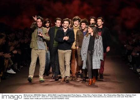 Milan Men s Fashion Week - Etro Modenschau Milan Men s Fashion Week Fall Winter 2016 2017. 2016 2017. Etro Fashion Show  SimonaxChioccia_Fotosicki