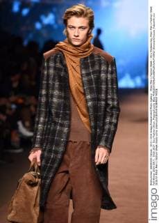 Milan Men s Fashion Week - Etro Modenschau Milan Men s Fashion Week Fall Winter 2016 2017. 2016 2017. Etro Fashion Show. Pictured Lucky Blue  SimonaxChioccia_Fotosicki