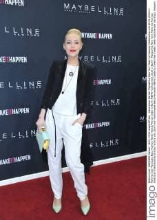Alexa Feser bei der Maybelline New York Make-Up Runway Modenschau am 18.01.2016 im Rahmen der Mercedes-Benz Fashion Week Herbst Winter 2016 in Berlin MBFW Fashionweek 2016 in Berlin- Maybelline New York Make-Up Runway 