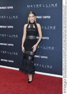 Gigi Hadid bei der Maybelline New York Make-Up Runway Modenschau am 18.01.2016 im Rahmen der Mercedes-Benz Fashion Week Herbst Winter 2016 in Berlin MBFW Fashionweek 2016 in Berlin- Maybelline New York Make-Up Runway 