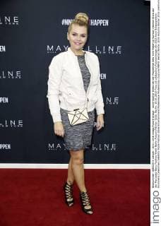 Anne-Sophie Briest bei der Maybelline New York Make-Up Runway Fashion Show auf der Mercedes-Benz Fashion Week Berlin Autumn Winter 2016. Berlin, 18.01.2016 Foto:xS.xGabschx xFuturexImage