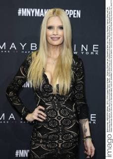 Mirja du Mont bei der Maybelline New York Make-Up Runway Fashion Show auf der Mercedes-Benz Fashion Week Berlin Autumn Winter 2016. Berlin, 18.01.2016 Foto:xS.xGabschx xFuturexImage
