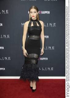 Gigi Hadid bei der Maybelline New York Make-Up Runway Fashion Show auf der Mercedes-Benz Fashion Week Berlin Autumn Winter 2016. Berlin, 18.01.2016 Foto:xS.xGabschx xFuturexImage