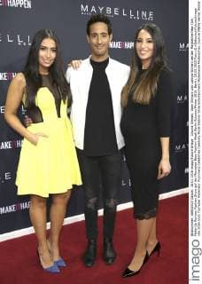 Dounia Slimani, Sami Slimani und Lamiya Slimani bei der Maybelline New York Make-Up Runway Fashion Show auf der Mercedes-Benz Fashion Week Berlin Autumn Winter 2016. Berlin, 18.01.2016 Foto:xS.xGabschx xFuturexImage