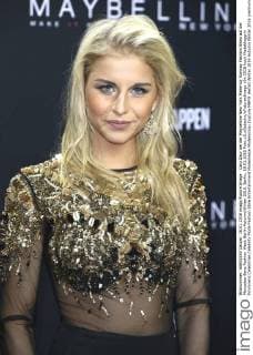 Caro Daur bei der Maybelline New York Make-Up Runway Fashion Show auf der Mercedes-Benz Fashion Week Berlin Autumn Winter 2016. Berlin, 18.01.2016 Foto:xS.xGabschx xFuturexImage
