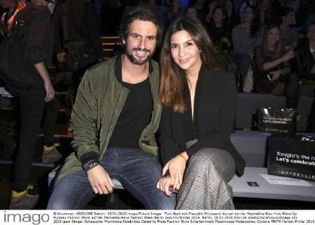 Tom Beck mit Freundin Chryssanti Kavazi bei der Maybelline New York Make-Up Runway Fashion Show auf der Mercedes-Benz Fashion Week Berlin Autumn Winter 2016. Berlin, 18.01.2016 Foto:xS.xGabschx xFuturexImage