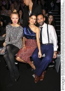 Franziska Knuppe, Rebecca Mir und Massimo Sinato bei der Maybelline New York Make-Up Runway Fashion Show auf der Mercedes-Benz Fashion Week Berlin Autumn Winter 2016. Berlin, 18.01.2016 Foto:xS.xGabschx xFuturexImage