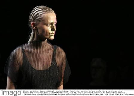 Model bei der Maybelline New York Make-Up Runway Fashion Show auf der Mercedes-Benz Fashion Week Berlin Autumn Winter 2016. Berlin, 18.01.2016 Foto:xS.xGabschx xFuturexImage