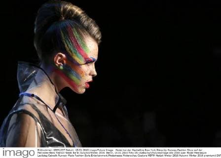 Model bei der Maybelline New York Make-Up Runway Fashion Show auf der Mercedes-Benz Fashion Week Berlin Autumn Winter 2016. Berlin, 18.01.2016 Foto:xS.xGabschx xFuturexImage