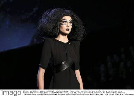 Model bei der Maybelline New York Make-Up Runway Fashion Show auf der Mercedes-Benz Fashion Week Berlin Autumn Winter 2016. Berlin, 18.01.2016 Foto:xS.xGabschx xFuturexImage