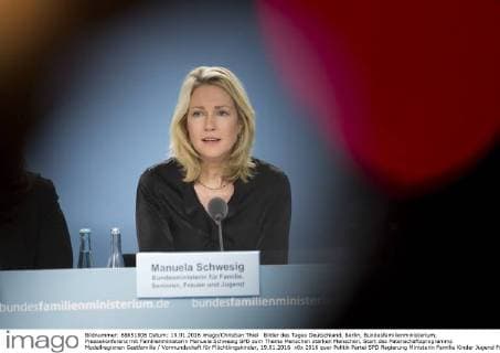 Bilder des Tages Deutschland, Berlin, Bundesfamilienministerium, Pressekonferenz mit Familienministerin Manuela Schwesig SPD zum Thema Menschen stärken Menschen, Start des Patenschaftsprogramms Modellregionen Gastfamilie Vormundschaft für Flüchtlingskinder, 19.01.2016