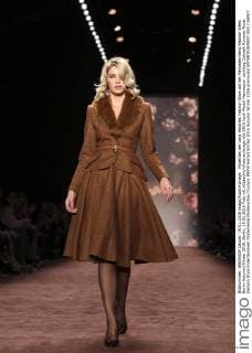 Model bei der Lena Hoschek Fashion Show auf der Mercedes-Benz Fashion Week Berlin Autumn Winter 2016. Berlin, 19.01.2016 Foto:xS.xGabschx xFuturexImage