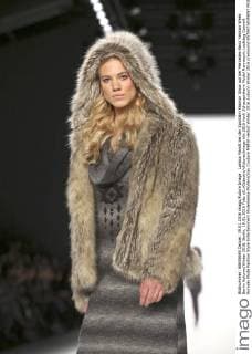 Larissa Marolt bei der Sportalm Fashion Show auf der Mercedes-Benz Fashion Week Berlin Autumn Winter 2016. Berlin, 19.01.2016 Foto:xS.xGabschx xFuturexImage