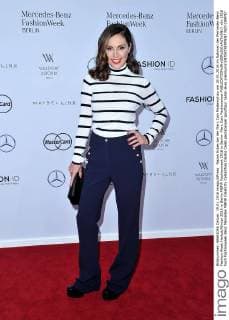Nazan Eckes bei der Marc Cain Modenschau am 19.01.2016 im Rahmen der Mercedes-Benz Fashion Week Herbst Winter 2016 in Berlin MBFW Fashionweek 2016 in Berlin- Marc Cain Fashionshow 