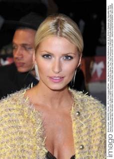 Lena Gercke bei der Marc Cain Modenschau am 19.01.2016 im Rahmen der Mercedes-Benz Fashion Week Herbst Winter 2016 in Berlin MBFW Fashionweek 2016 in Berlin- Marc Cain Fashionshow 