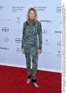 Ursula Karven bei der Riani Modenschau am 19.01.2016 im Rahmen der Mercedes-Benz Fashion Week Herbst Winter 2016 in Berlin MBFW Fashionweek 2016 in Berlin- Riani Fashionshow 