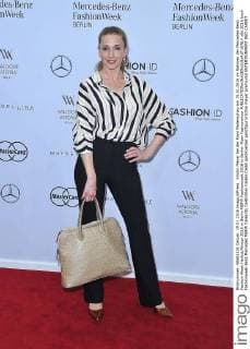 Kristin Meyer bei der Riani Modenschau am 19.01.2016 im Rahmen der Mercedes-Benz Fashion Week Herbst Winter 2016 in Berlin MBFW Fashionweek 2016 in Berlin- Riani Fashionshow 