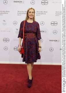 Elna-Marget zu Bentheim - Ankunft zur Lena Hoschek Fashion-Show im Rahmen der Mercedes-Benz Fashion Week Berlin Autumn Winter 2016 am Brandenburger Tor in Berlin am 19.01.2016. Mercedes-Benz Fashion Week Berlin Autumn Winter 2016