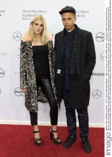 Tiger Lily Taylor und Henry Pedro Wright - Ankunft zur Marc Cain Fashion-Show im Rahmen der Mercedes-Benz Fashion Week Berlin Autumn Winter 2016 am Brandenburger Tor in Berlin am 19.01.2016. Mercedes-Benz Fashion Week Berlin Autumn Winter 2016