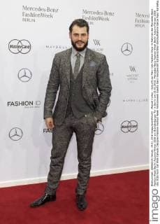 Manuel Cortez - Ankunft zur Marc Cain Fashion-Show im Rahmen der Mercedes-Benz Fashion Week Berlin Autumn Winter 2016 am Brandenburger Tor in Berlin am 19.01.2016. Mercedes-Benz Fashion Week Berlin Autumn Winter 2016