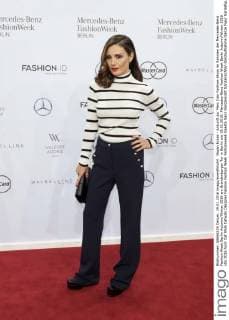 Nazan Eckes - Ankunft zur Marc Cain Fashion-Show im Rahmen der Mercedes-Benz Fashion Week Berlin Autumn Winter 2016 am Brandenburger Tor in Berlin am 19.01.2016. Mercedes-Benz Fashion Week Berlin Autumn Winter 2016