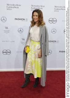 Alexandra Neldel - Ankunft zur Marc Cain Fashion-Show im Rahmen der Mercedes-Benz Fashion Week Berlin Autumn Winter 2016 am Brandenburger Tor in Berlin am 19.01.2016. Mercedes-Benz Fashion Week Berlin Autumn Winter 2016