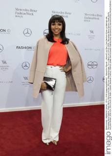 Alexandra Maurer - Ankunft zur Marc Cain Fashion-Show im Rahmen der Mercedes-Benz Fashion Week Berlin Autumn Winter 2016 am Brandenburger Tor in Berlin am 19.01.2016. Mercedes-Benz Fashion Week Berlin Autumn Winter 2016